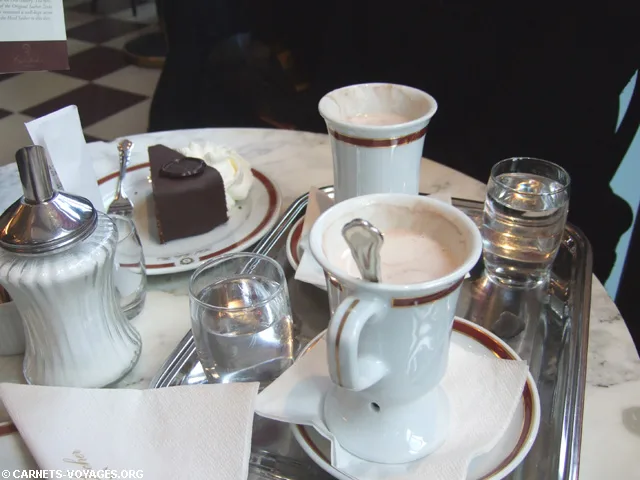 Sachertorte au Café Sacher Vienne