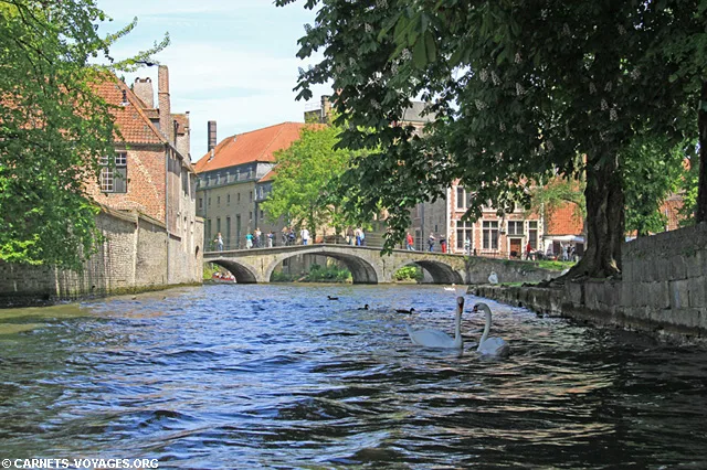Promenade en bateau sur les canaux de Bruges