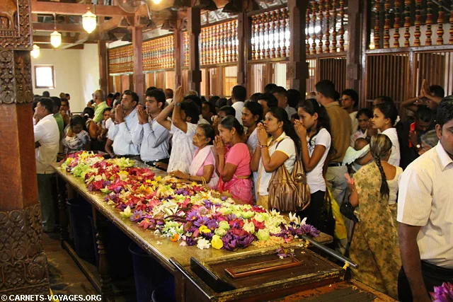 Temple de la Dent de Bouddha Kandy Sri Lanka