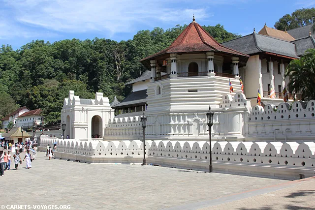Temple de la Dent de Bouddha Kandy Sri Lanka