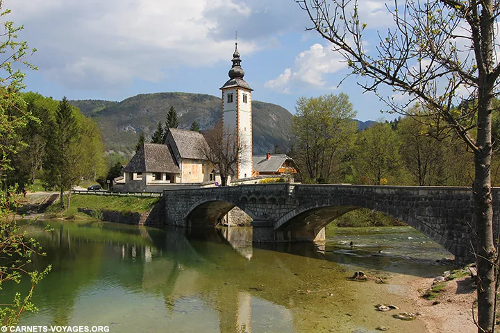 Église médiévale Saint Jean Baptiste Lac Bohinj Slovénie