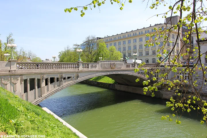 Visiter pont des dragons Ljubljana Slovénie