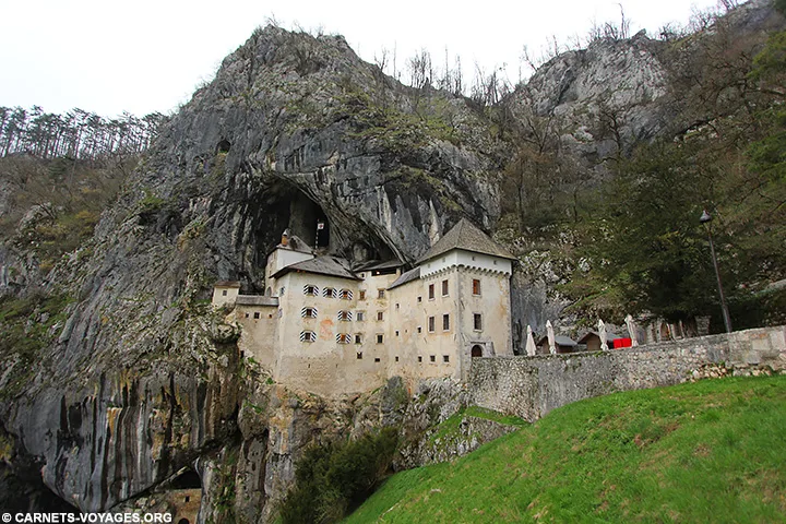 Château de PredjamaSlovénie