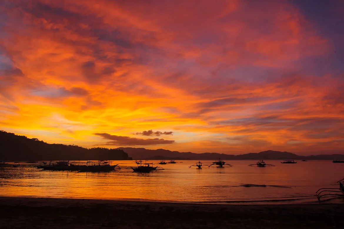 Coucher de soleil plage Port Barton Philippines