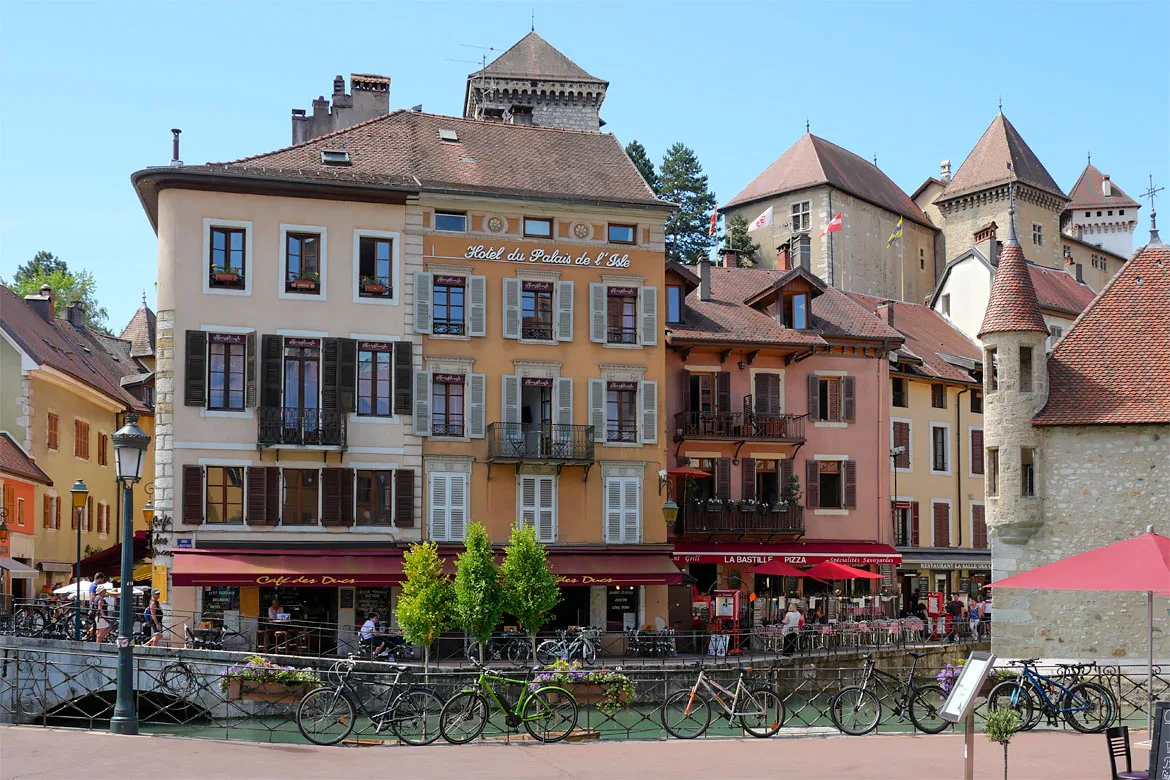 Canal du Thiou Annecy France