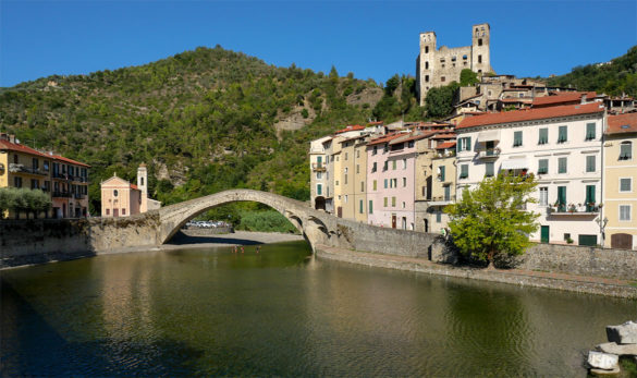 Village perché de Dolceacqua en Italie