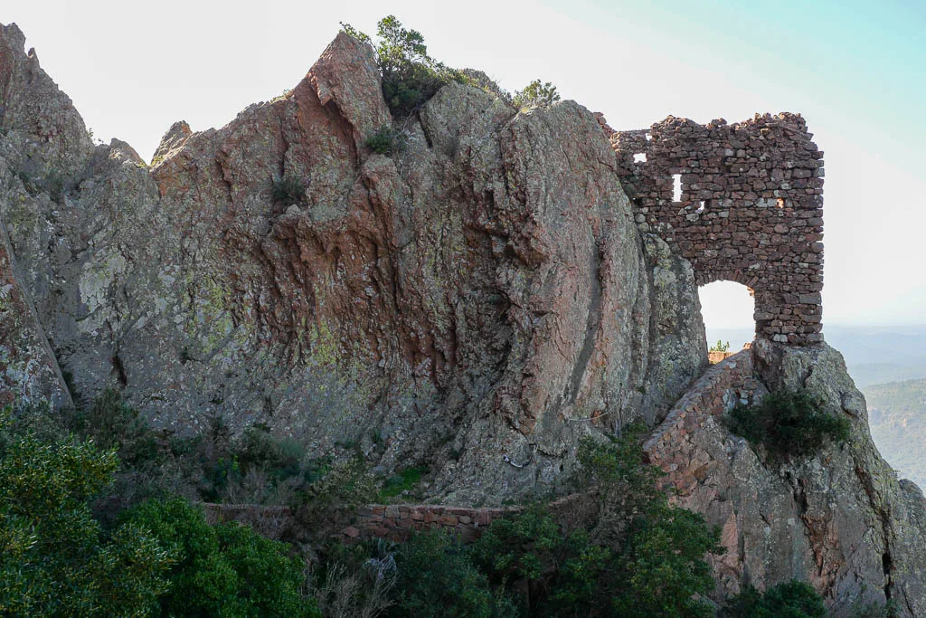 Sentier vers la grotte de la Sainte Baume Var