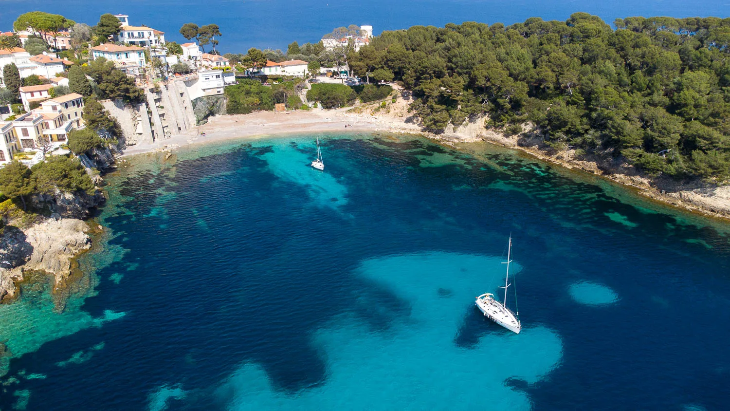 Anse des Fossettes sentier sous marin que faire à Saint Jean Cap Ferrat Côte d'Azur (vue Drone)