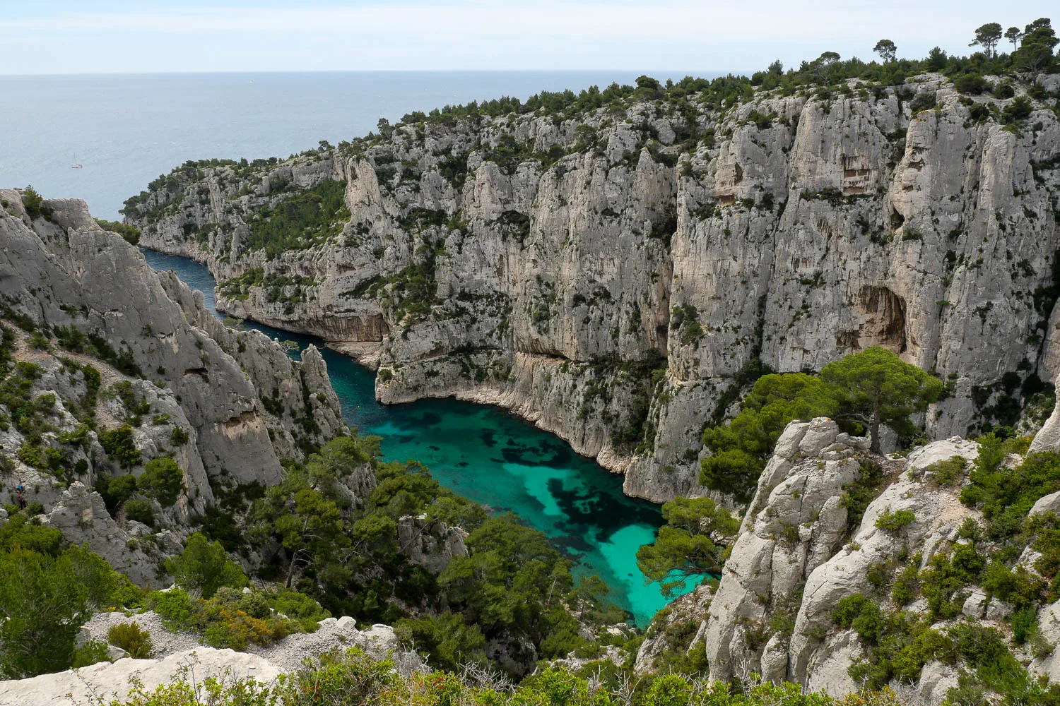 Sentier panoramique randonnée calanque d'en-vau marseille cassis