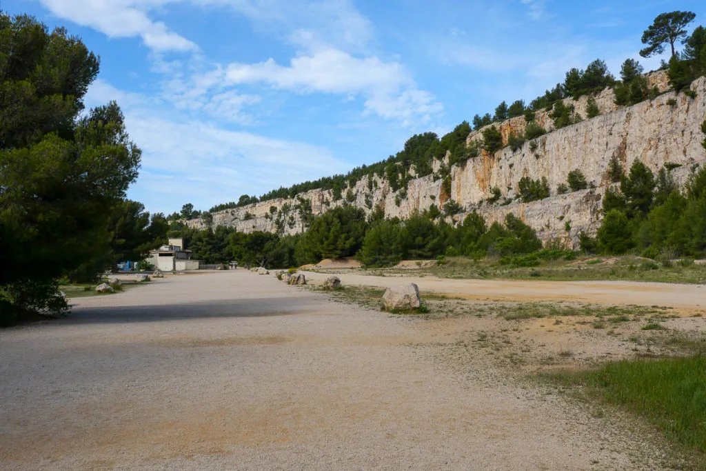 carrière calanque port miou cassis