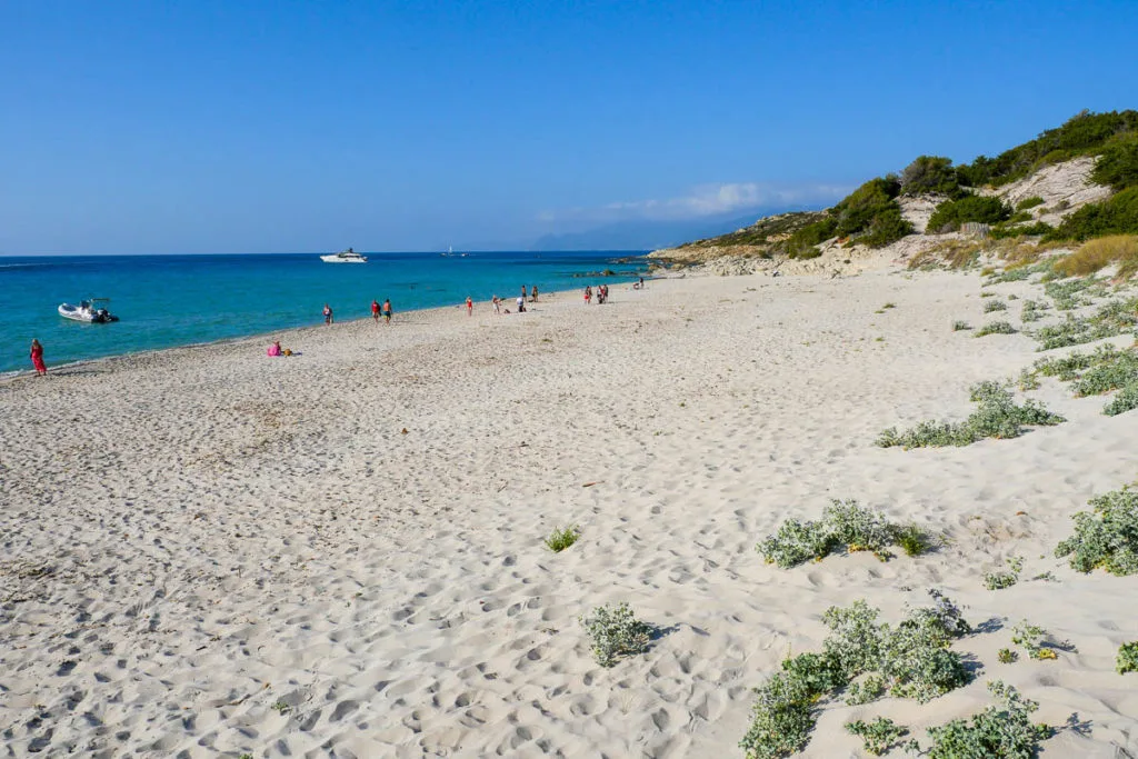 Sable blanc plage de Saleccia désert des Agriates Haute Corse
