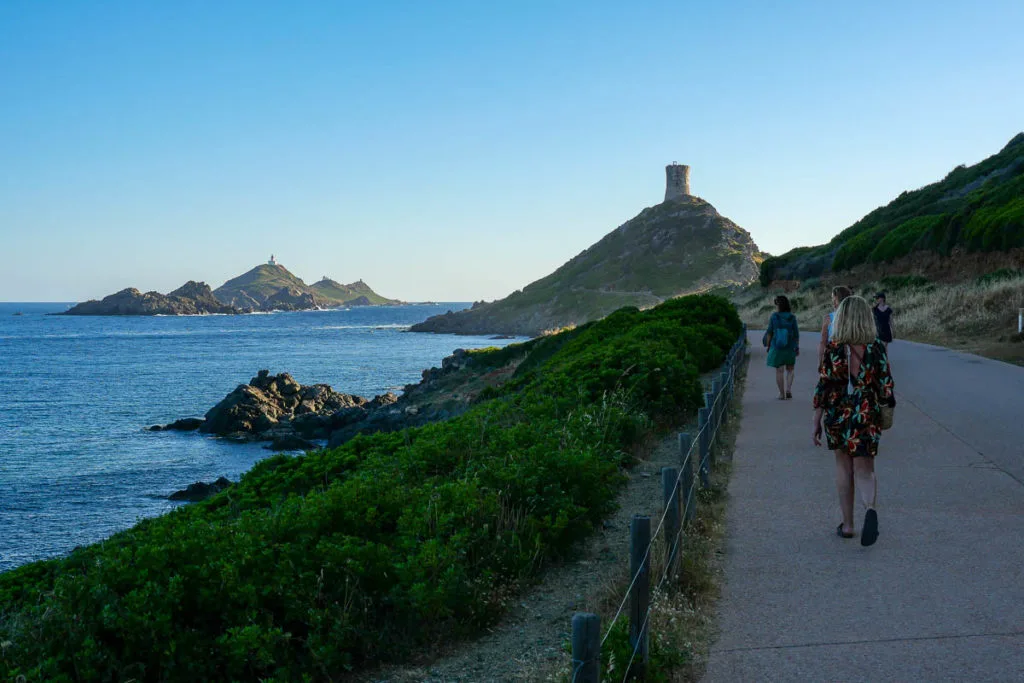 Chemin vers la Pointe de la Parata golfe d'Ajaccio Corse