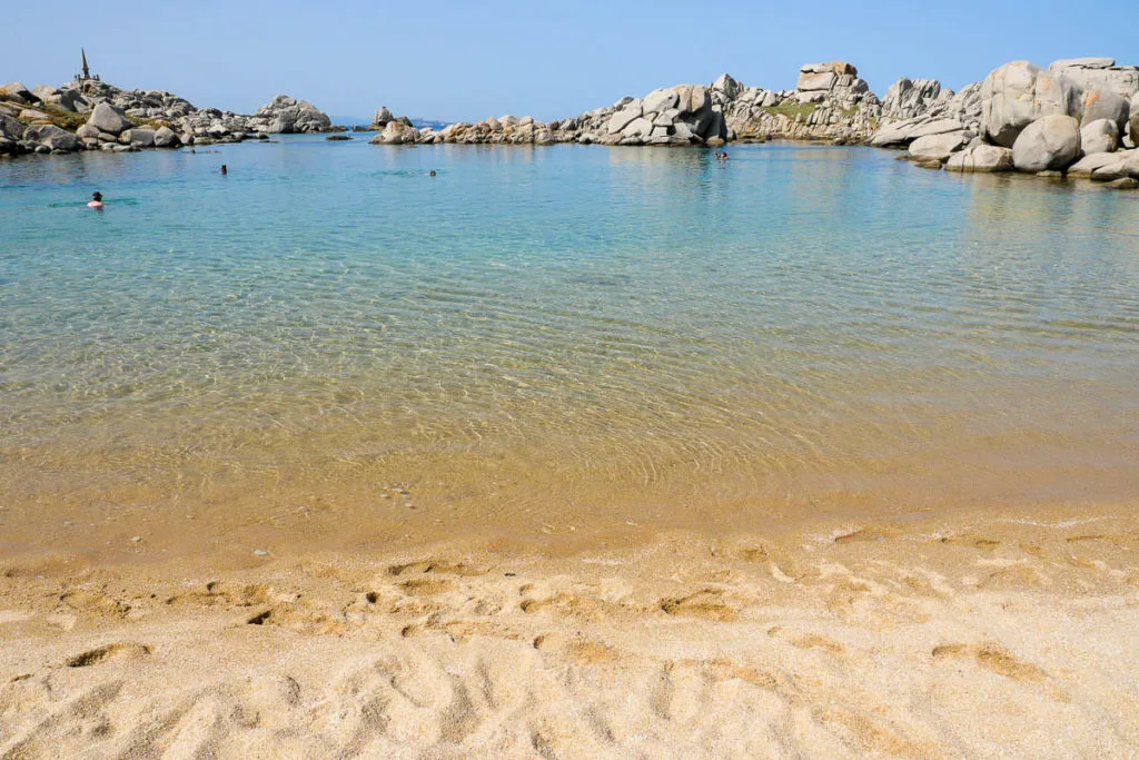 Plage Cala di l'Achiarinu ile Lavezzu archipel Lavezzi Corse
