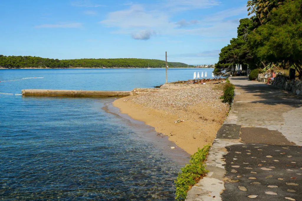 Plage kupaliste vieille ville rab ile croatie