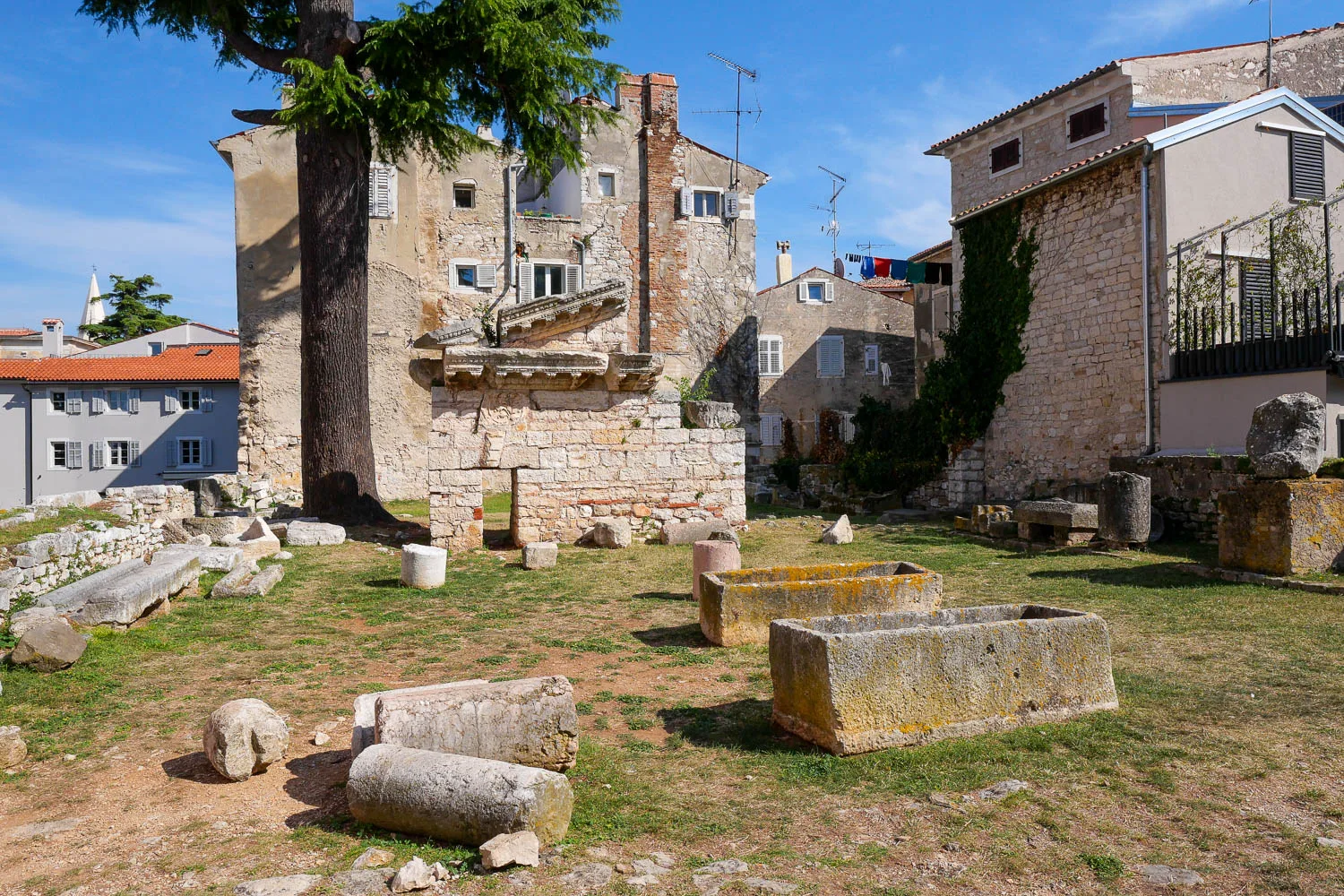 Temple de Neptune (Romain) à Porec en Croatie