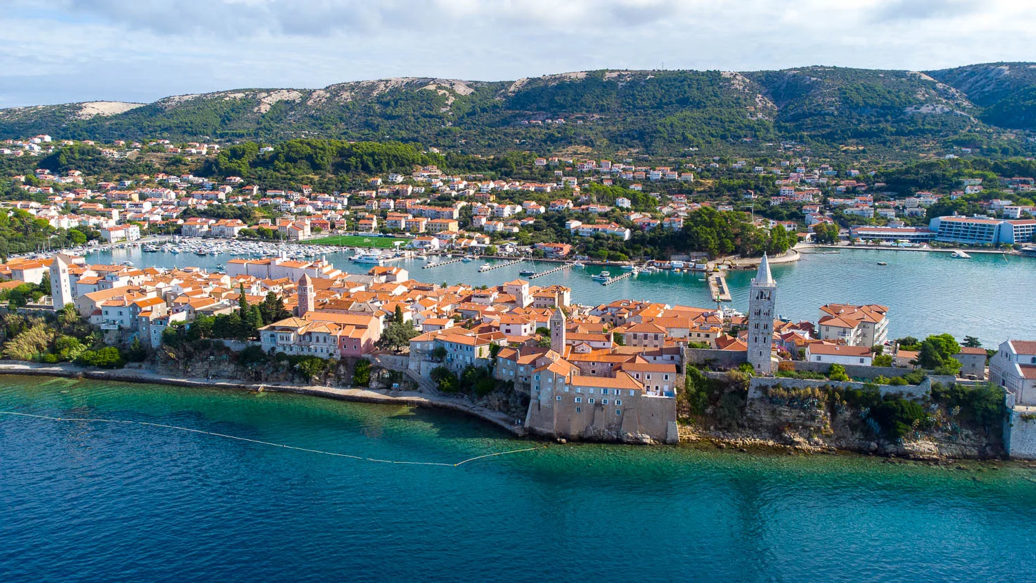 Vue drone Croatie visiter ile de Rab