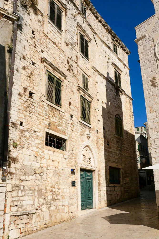 Palais Rossini visiter Sibenik Croatie