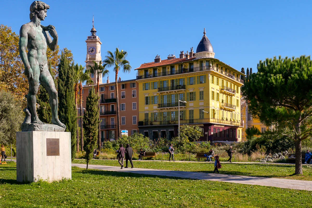 Promenade du Paillon coulée verte visiter Nice France