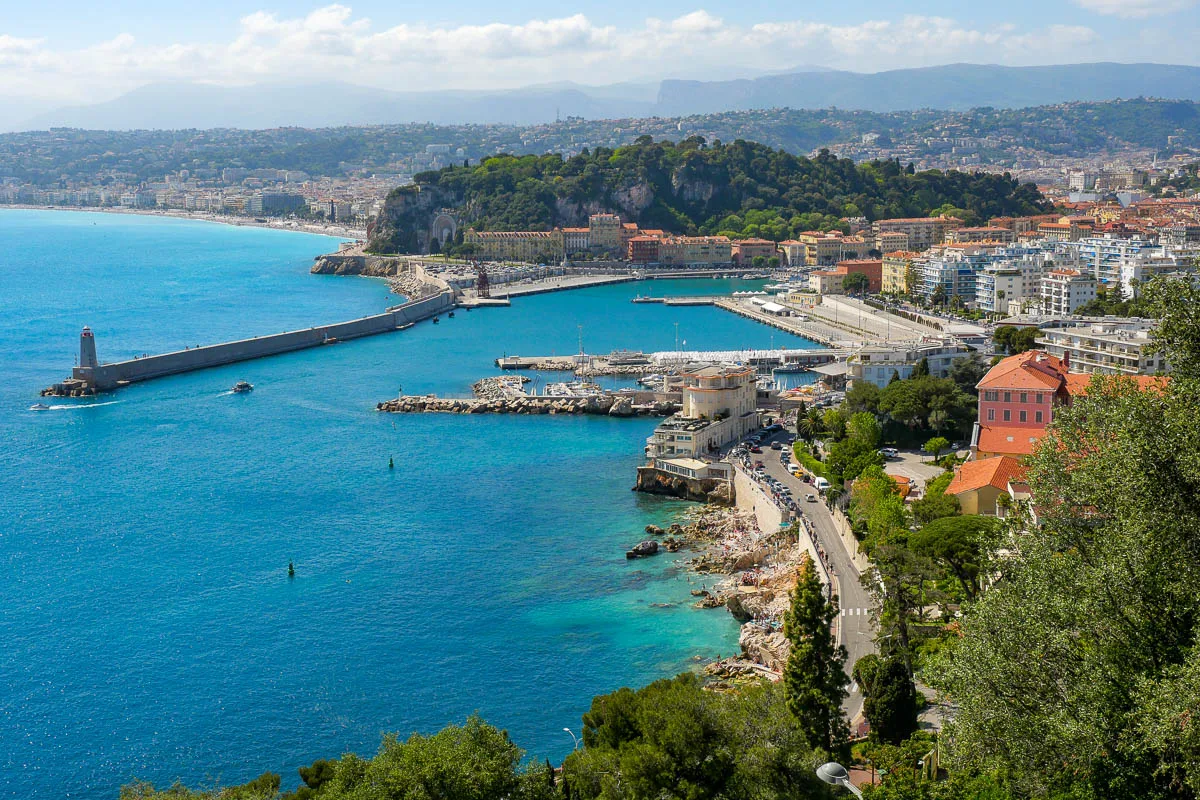 Vue sur le port de Nice depuis le mont boron visiter Nice