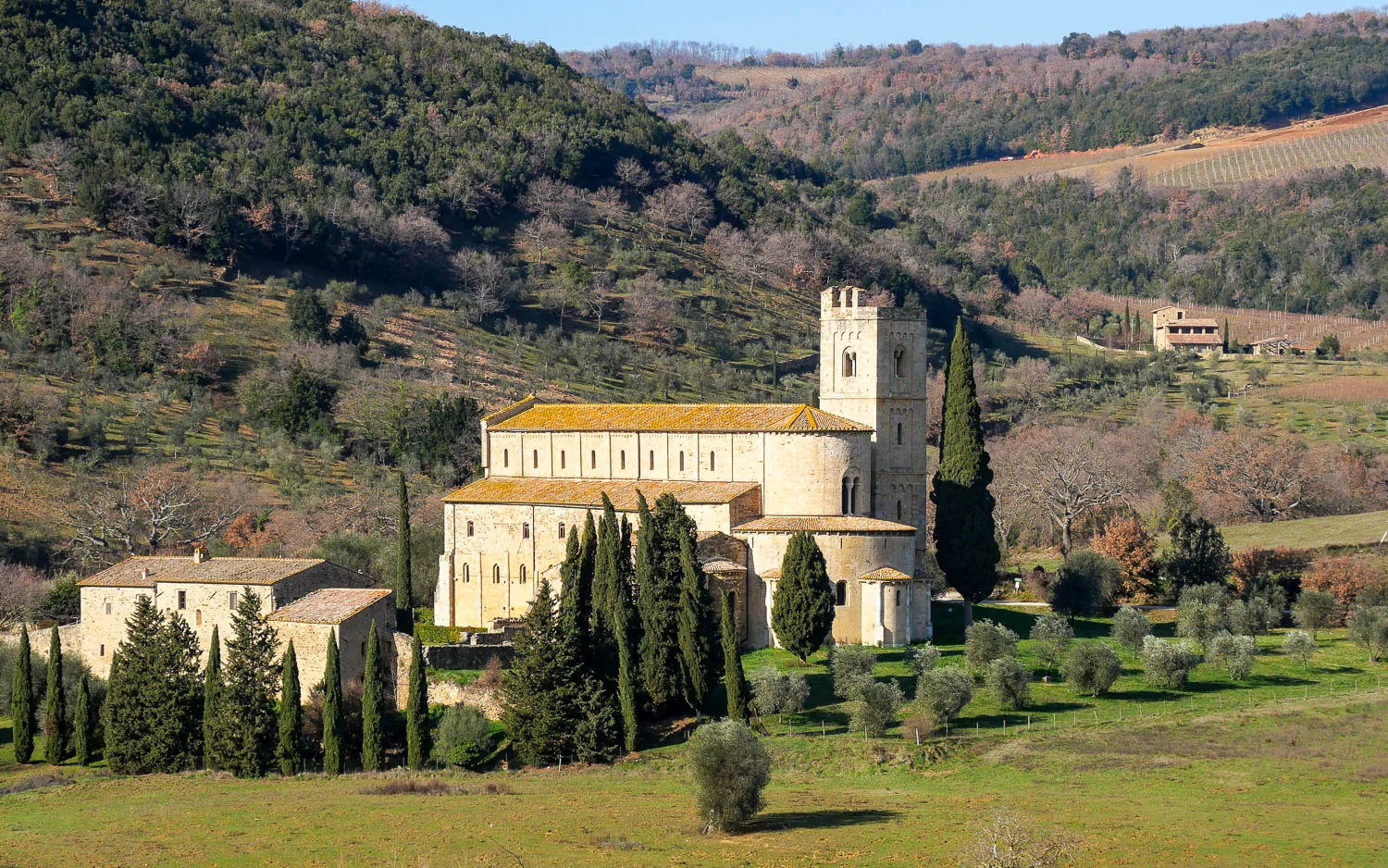 Abbazia di Sant'Antimo what to do in toscany italy