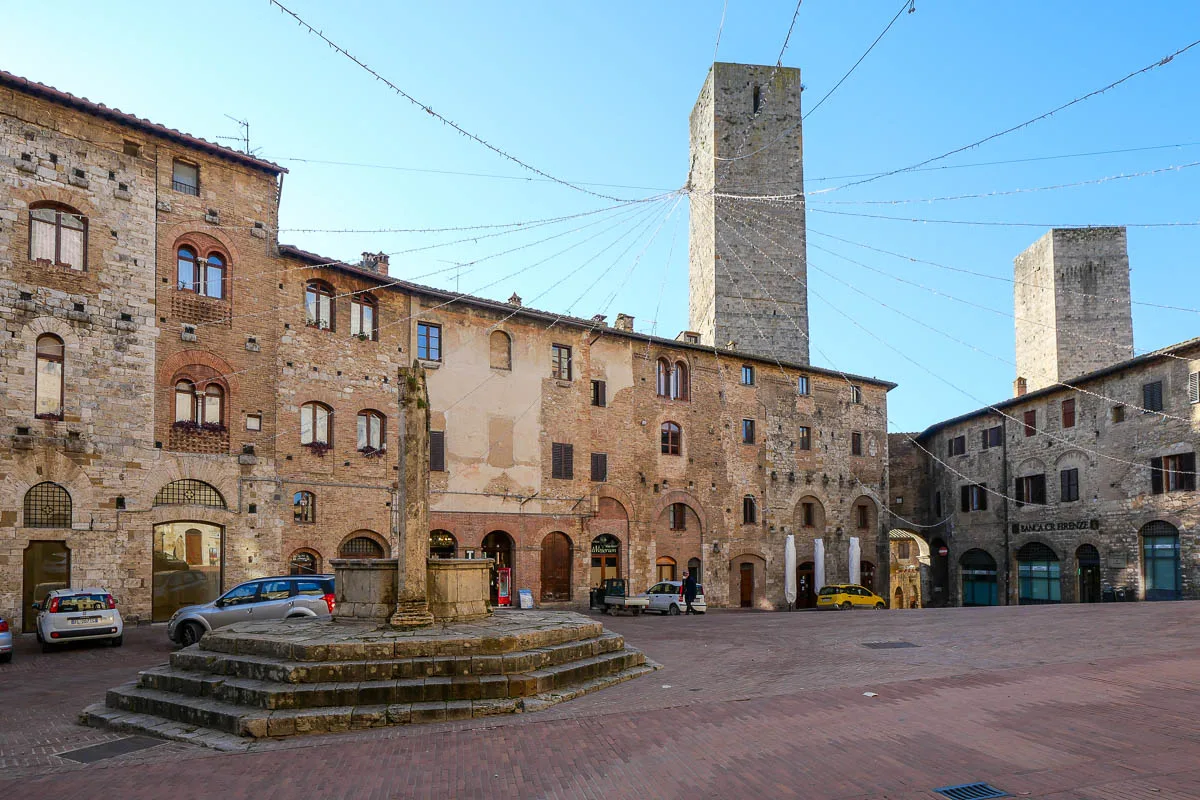 Medieval village San Gimignano things to do in Tuscany Italy