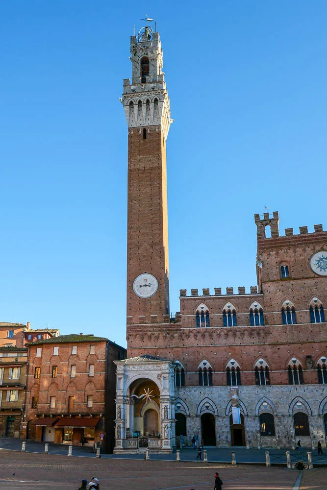 Torre del Mangia visiter Sienne Italie