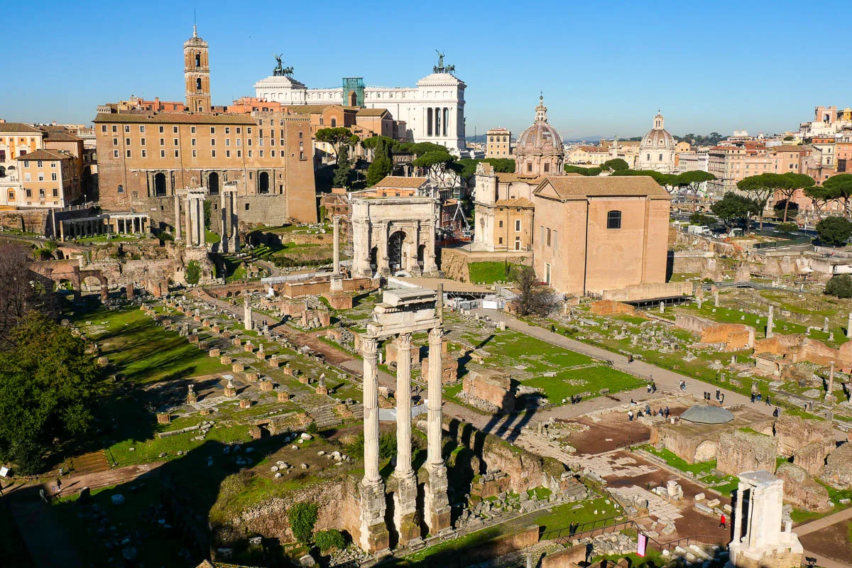 Forum romain vue depuis le Palatin Rome Italie
