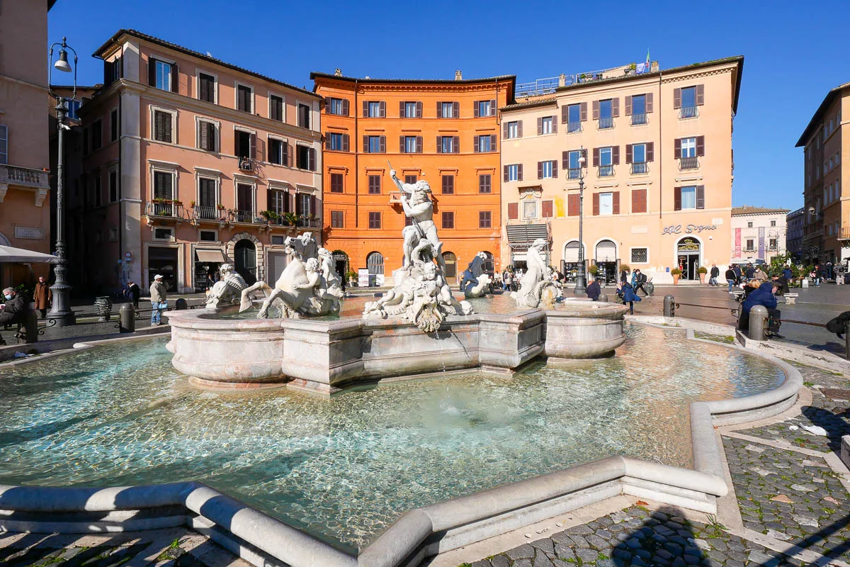 Piazza Navona fontaine Fontana del Nettuno Neptune Rome