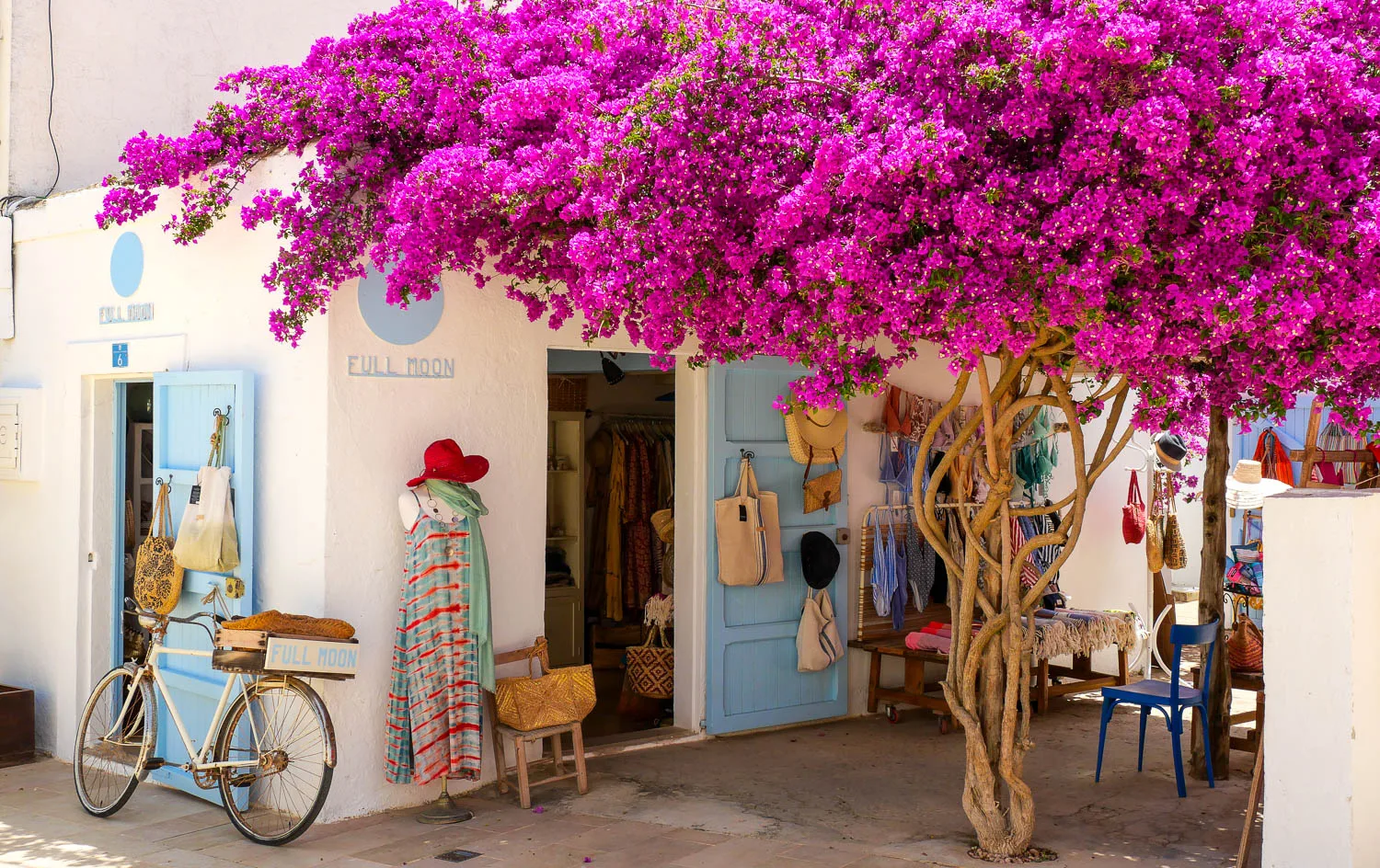 Boutique full moon bougainvillier Sant Francesc Xavier Formentera