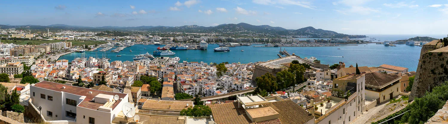 Vue panoramique depuis la forteresse de dalt vila Ibiza Espagne