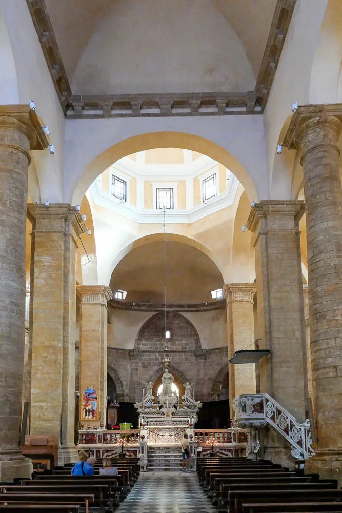 Alghero cathédrale intérieur cattedrale di santa maria Sardaigne Italie