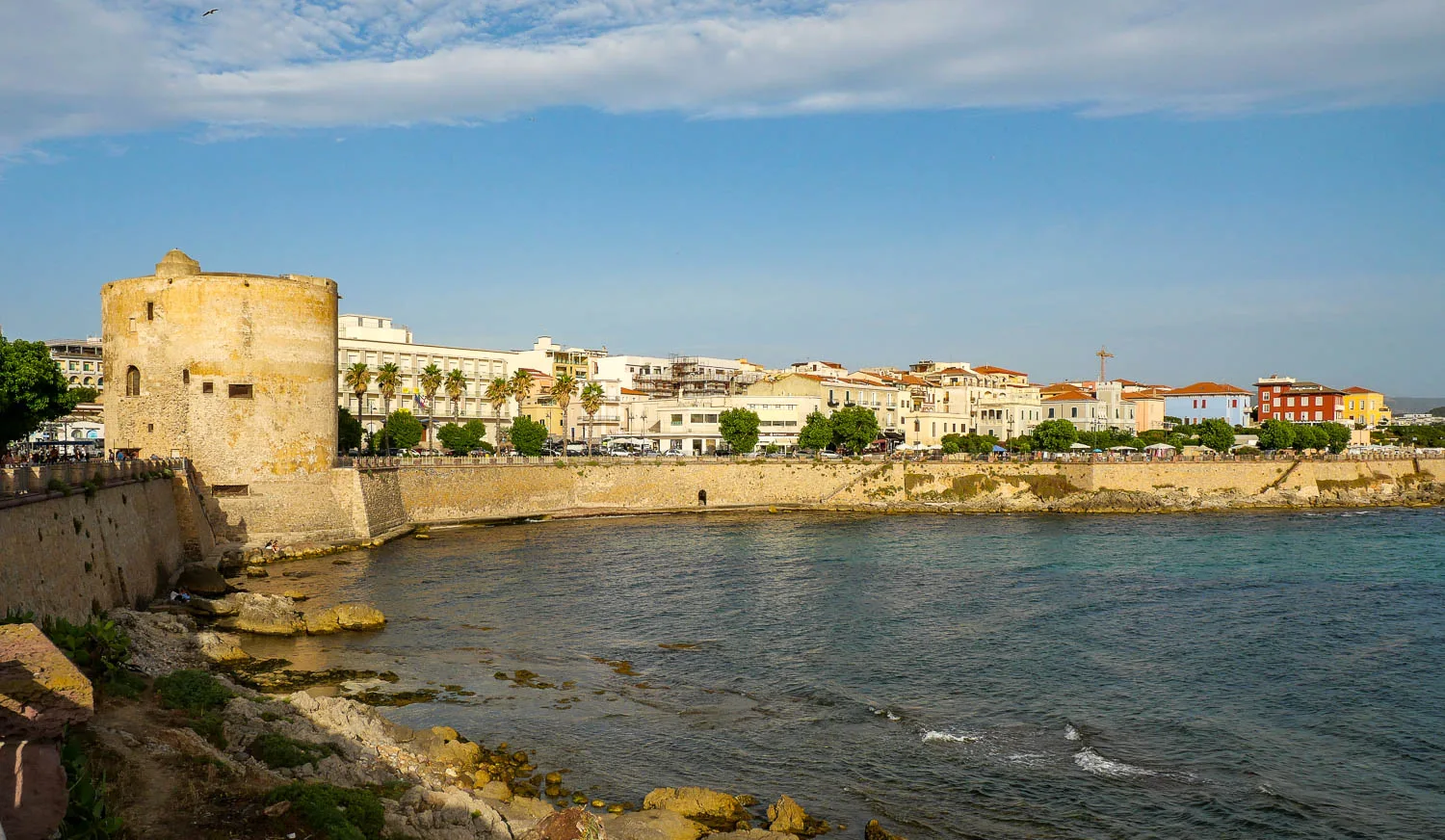 Visiter Alghero remparts Sardaigne Italie