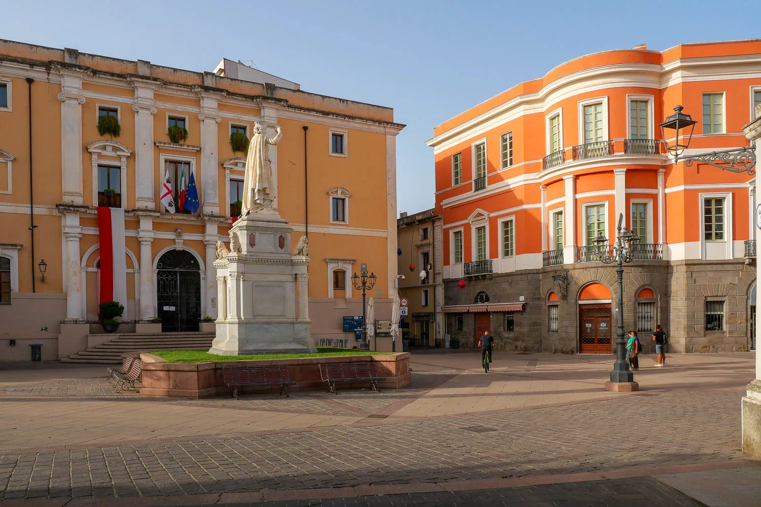 Piazza Eleonora d'Arborea visiter Oristano Sardaigne Italie