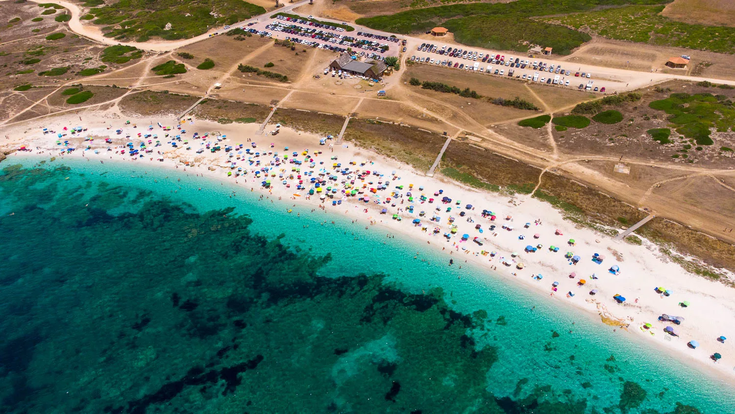 Spiaggia plage Is Arutas péninsule du Sinis vue drone Sardaigne Italie