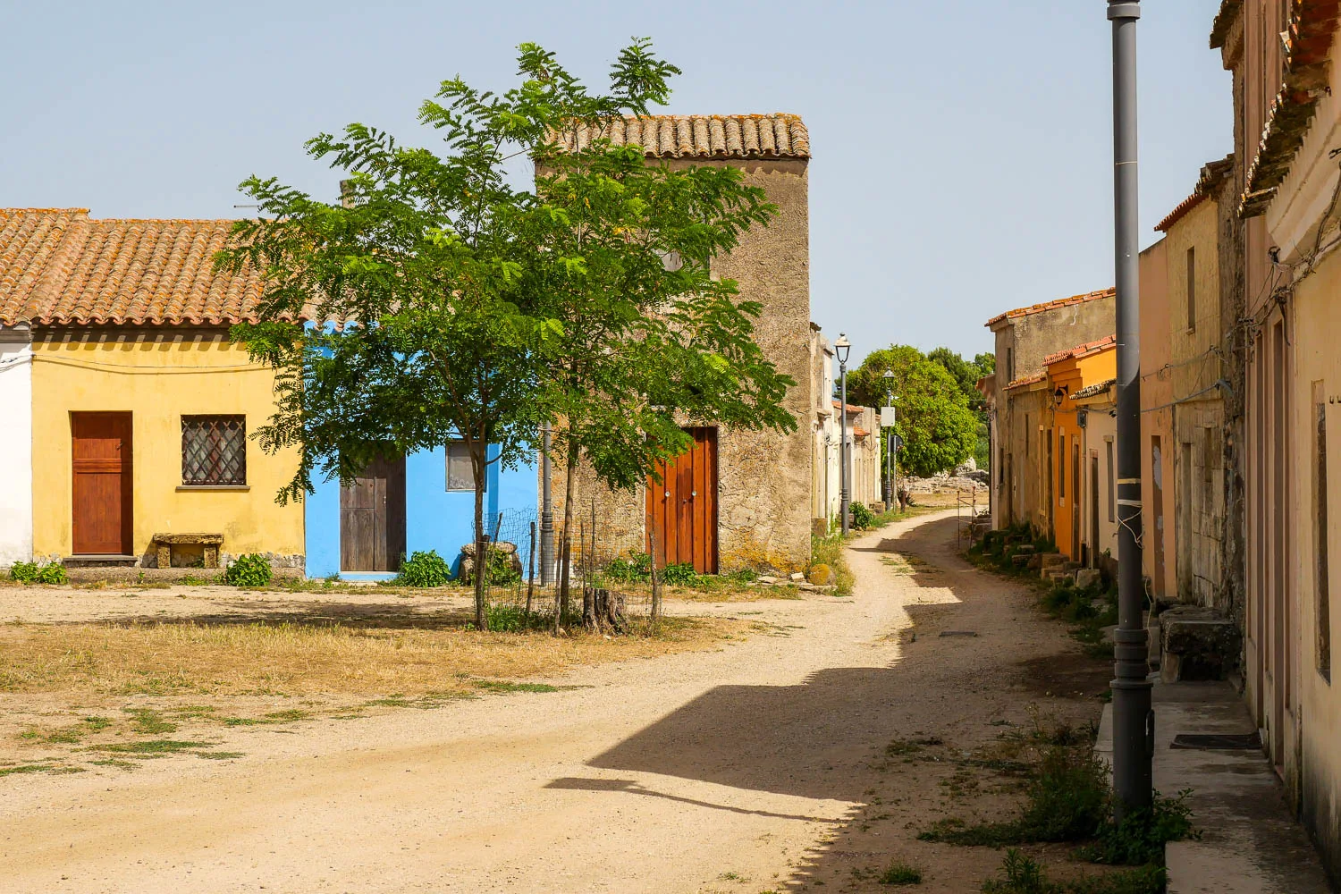 Village western San Salvatore péninsule du Sinis Sardaigne Italie