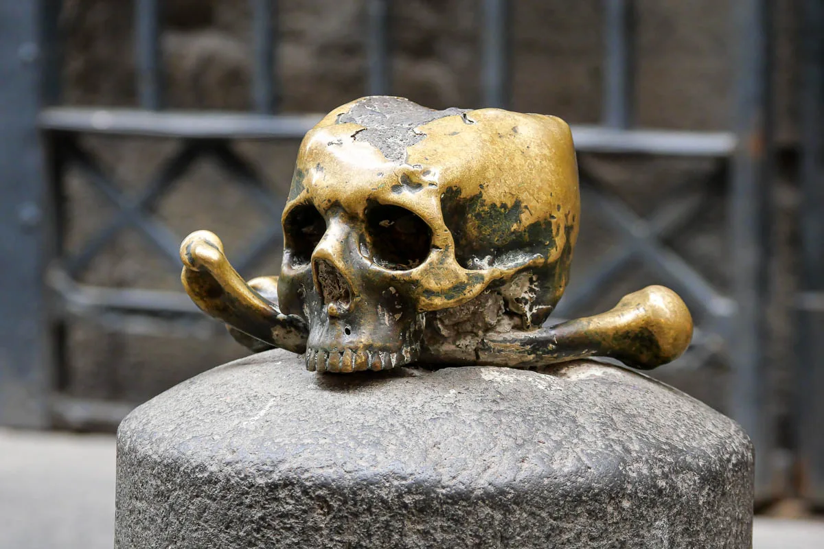 Church of Santa Maria delle Anime del Purgatorio ad Arco (Church of Saint Mary of the Souls in Purgatory) bronze skull
