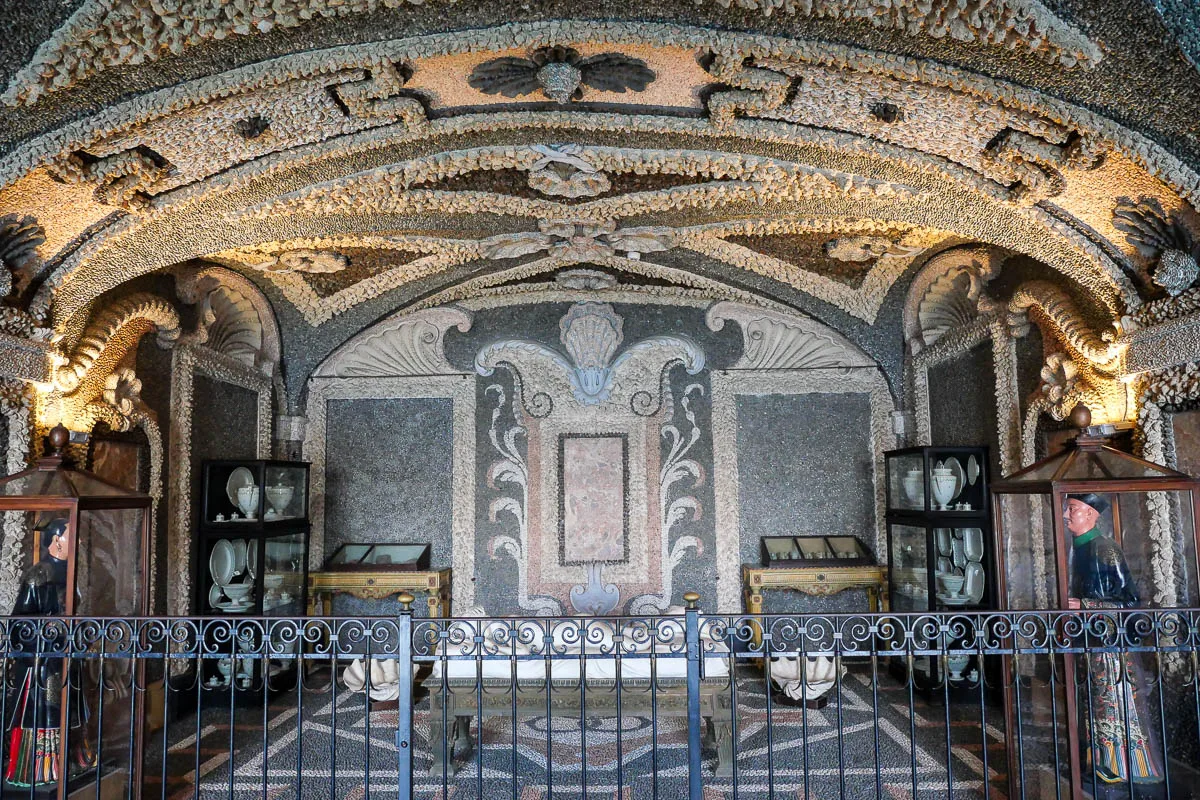 isola bella cave Borromean Islands lake maggiore italy