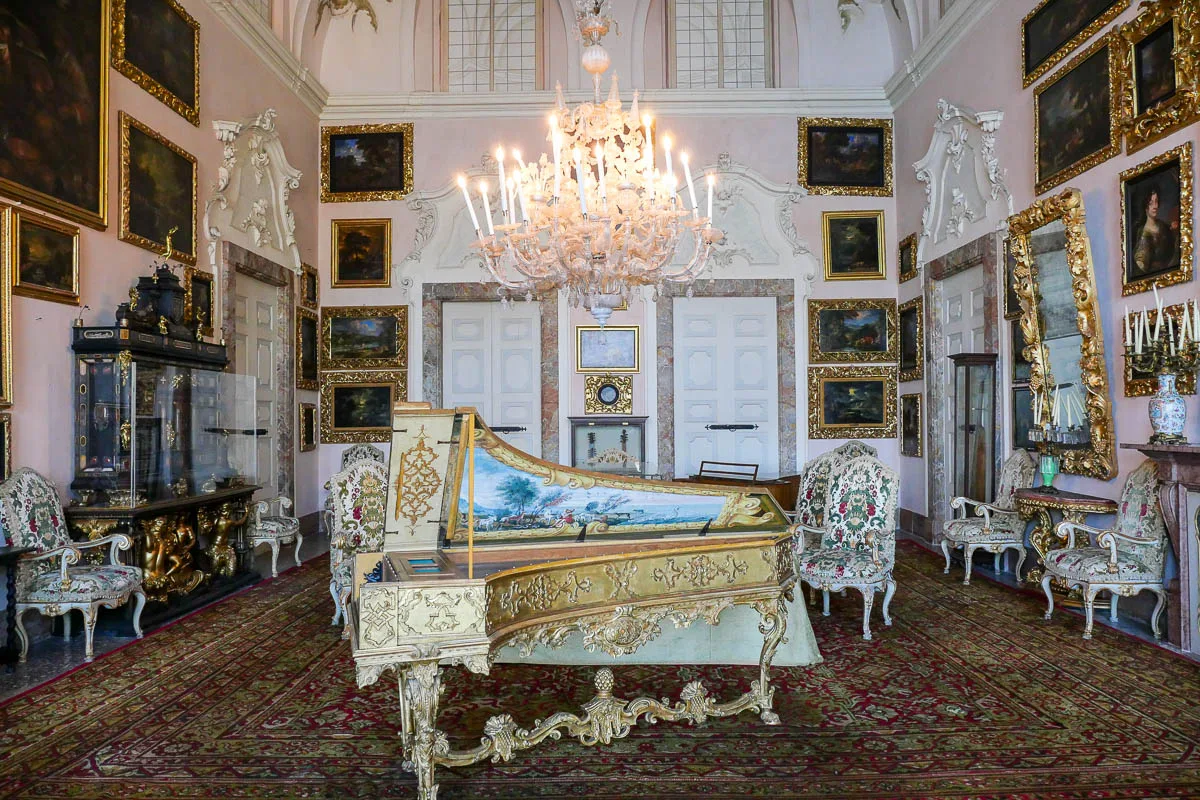 what to see in isola bella palace Borromean Islands lake maggiore italy