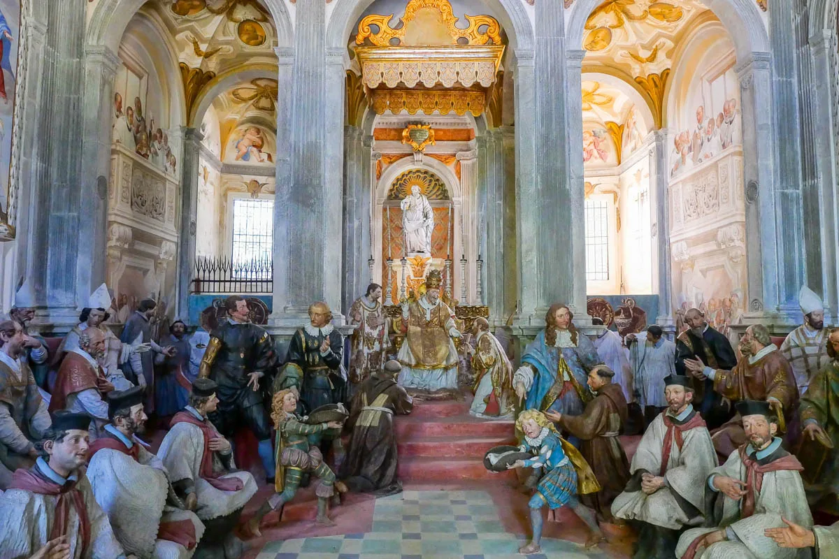 Sacro Monte di Orta chapelle Italie