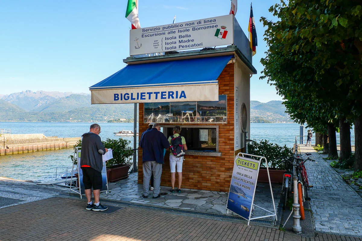 Stresa ticket office for private boats Borromean Islands