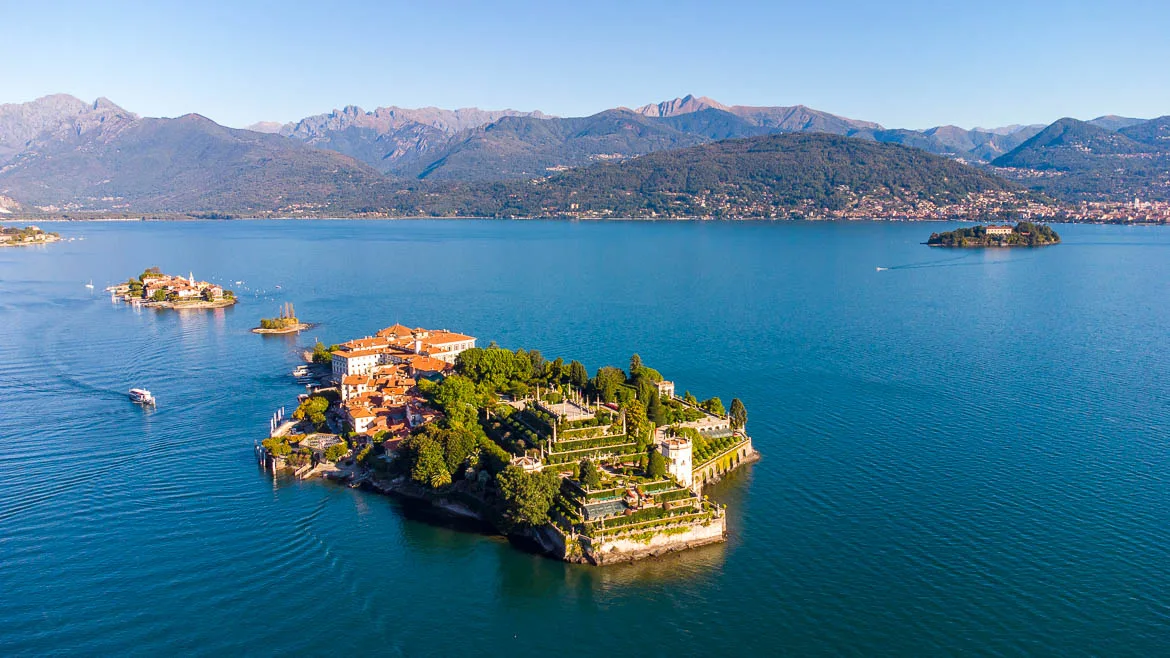 Visiter le Lac Majeur et les îles Borromées Italie vue drone
