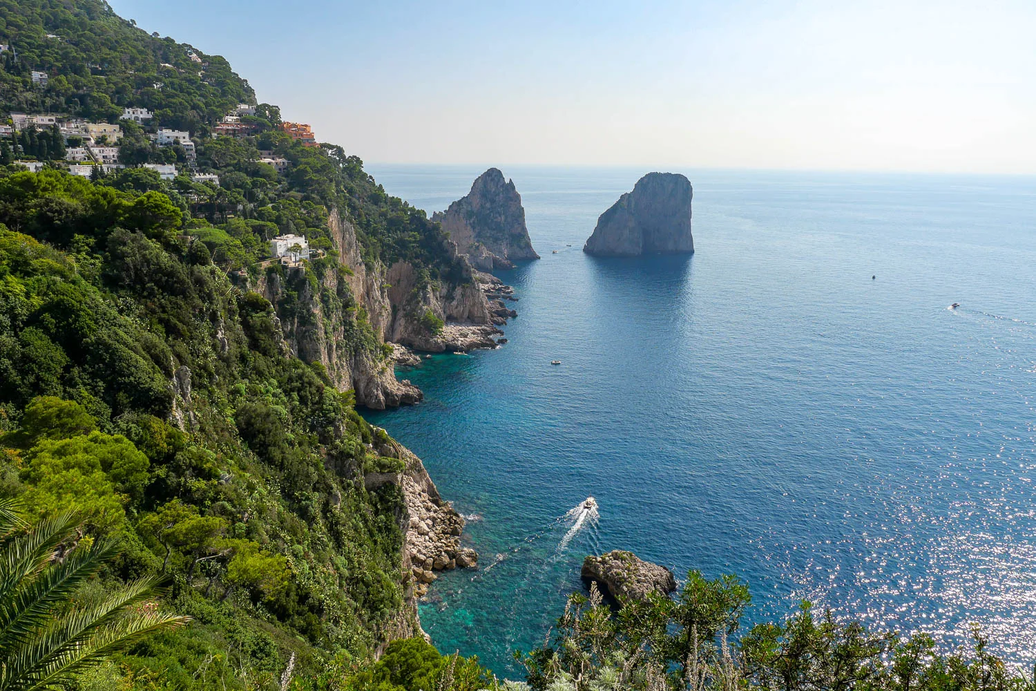 Capri vue depuis Giardini di Augusto Faraglioni