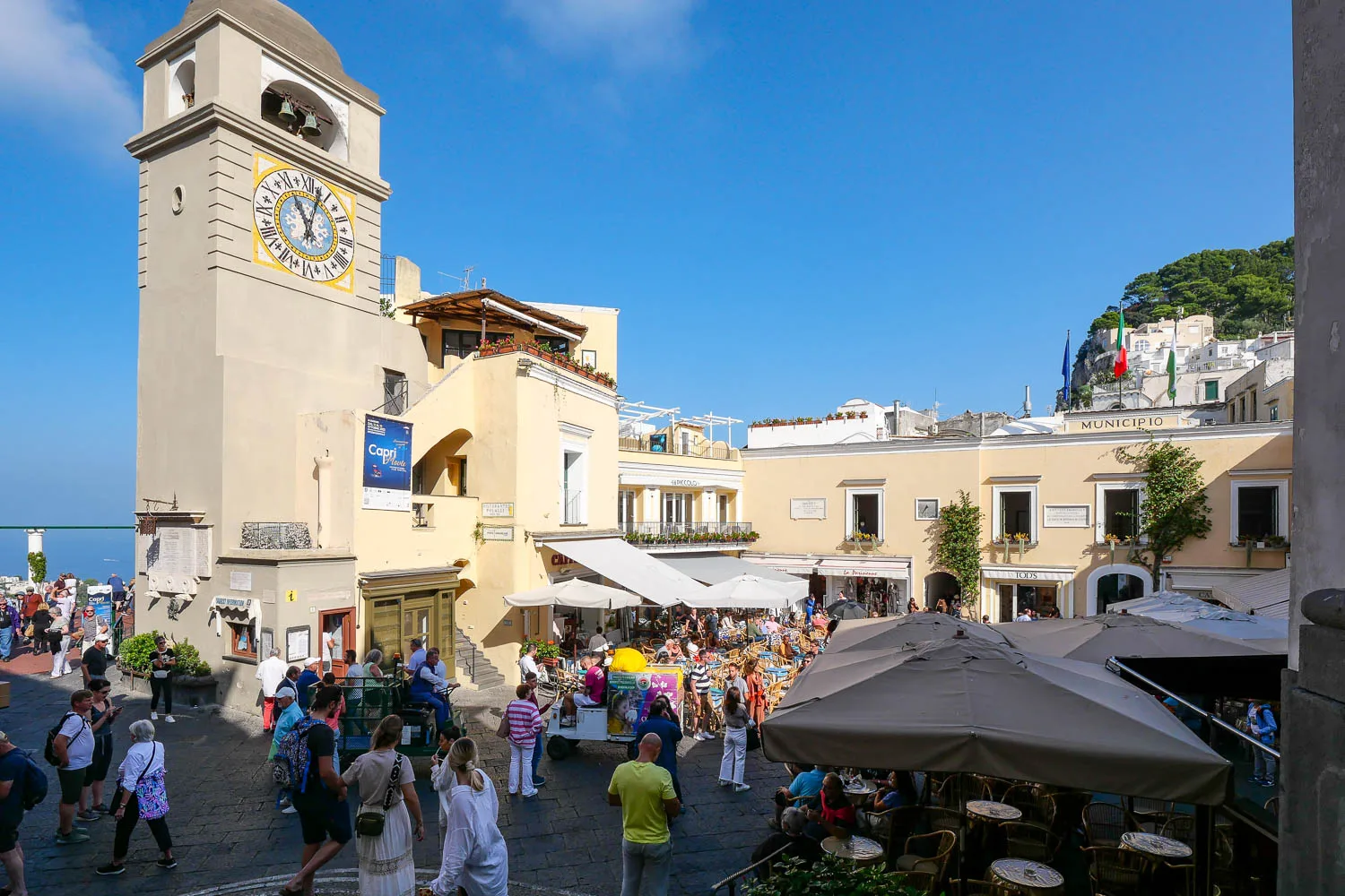 Capri village piazzetta