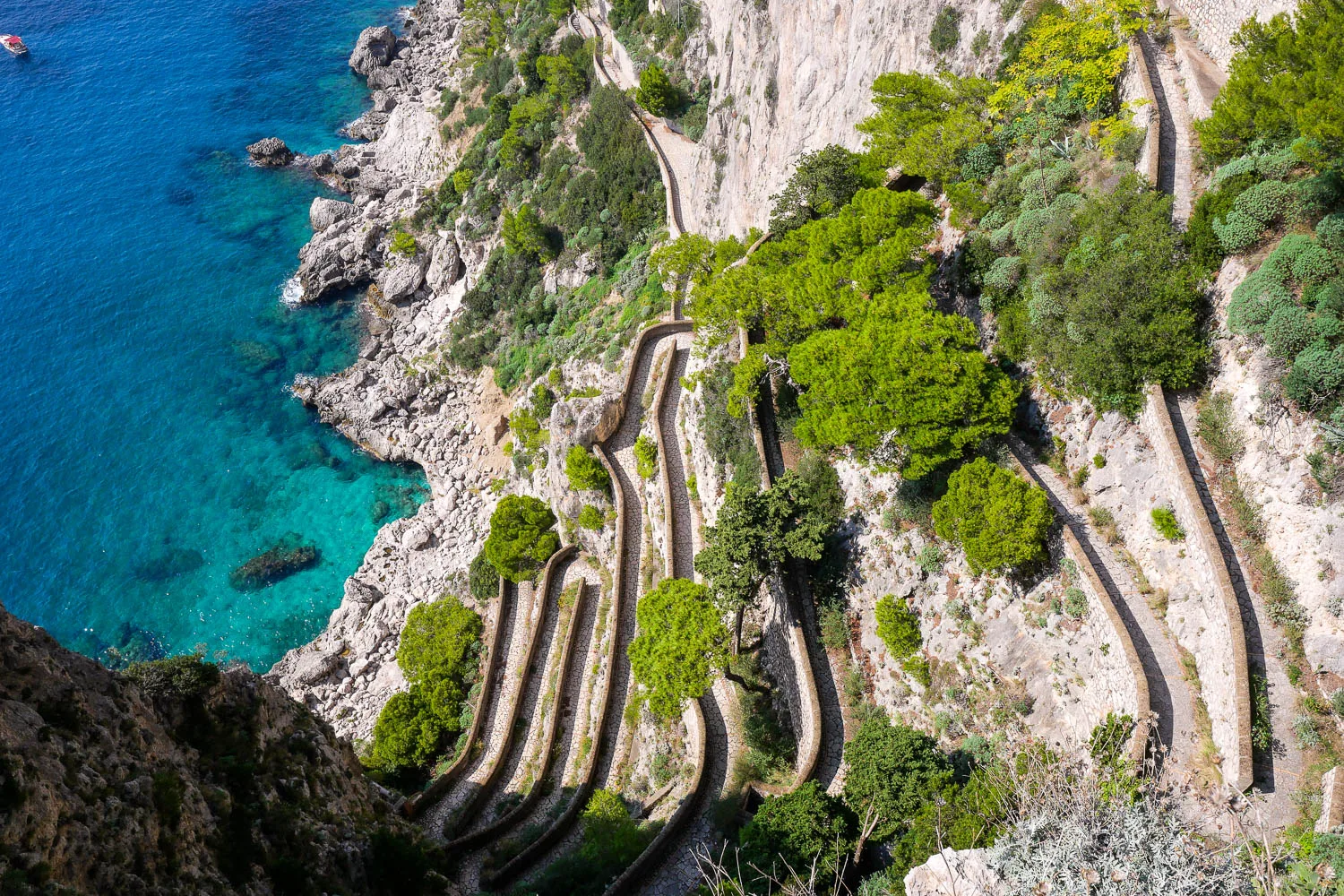 Via Krupp road path what to do in Capri Italy