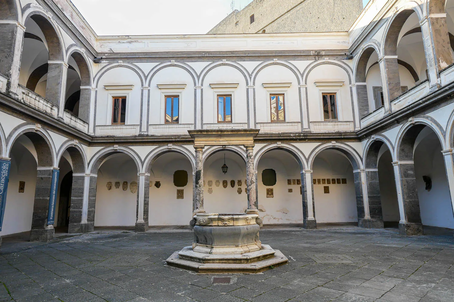 Cloitre des Procurateurs monastère San Martino Vomero Naples Italie