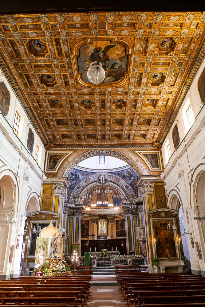 Procida intérieur église Abbazia San Michele plafond à caisson Italie