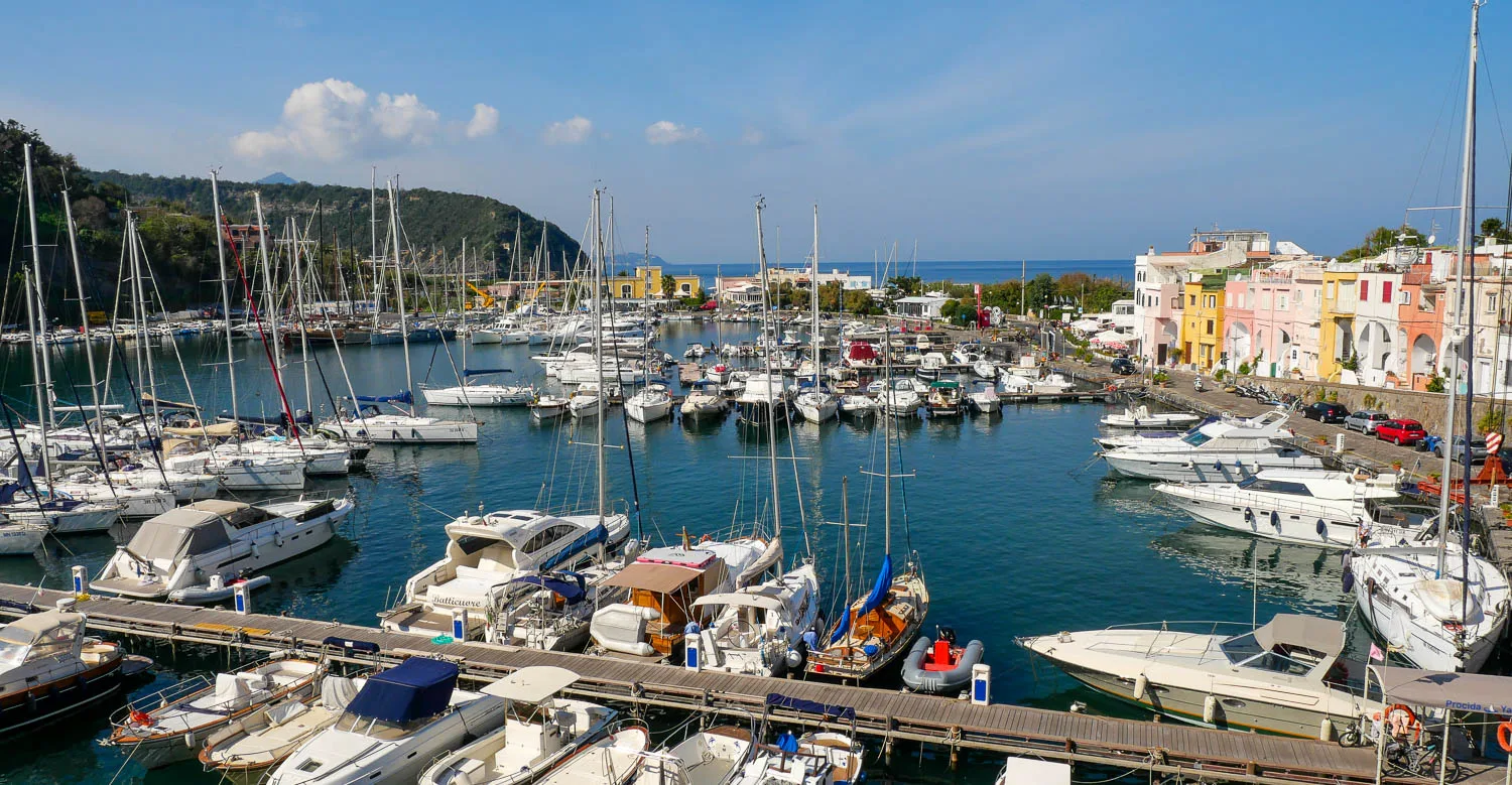 ile de Procida Marina Chiaiolella