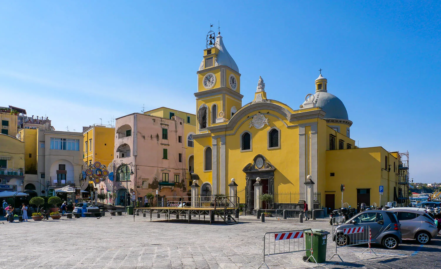 Procida Italie port église marina grande