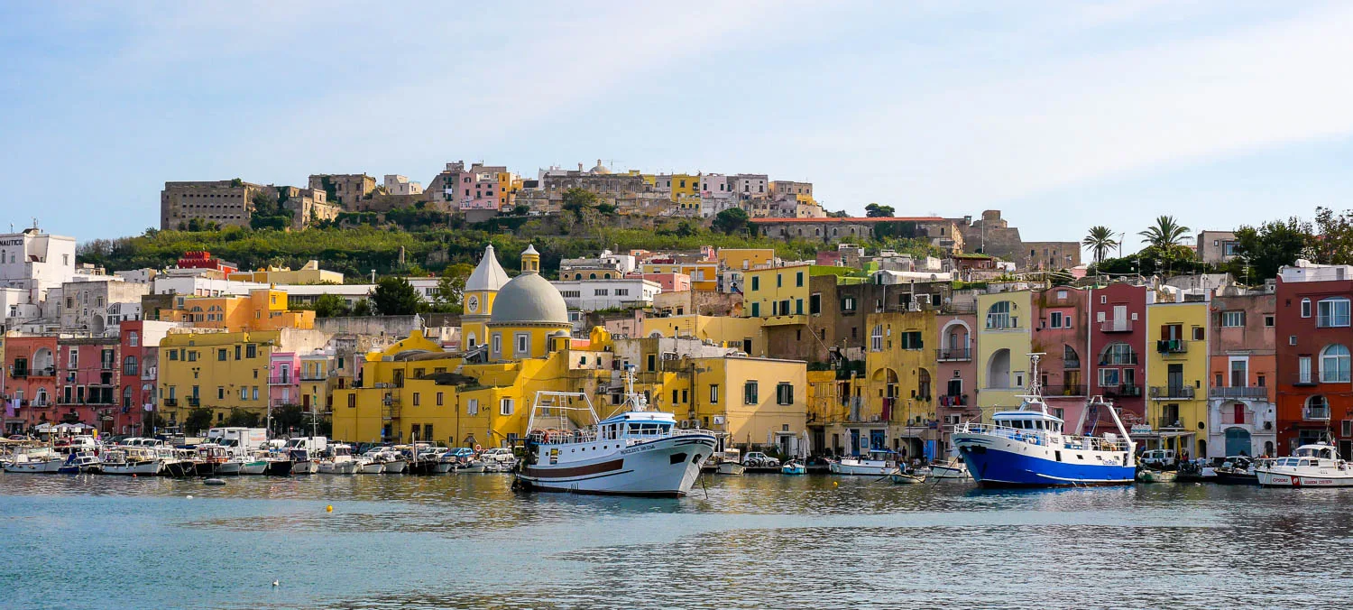 Que faire à Procida en Italie port marina grande