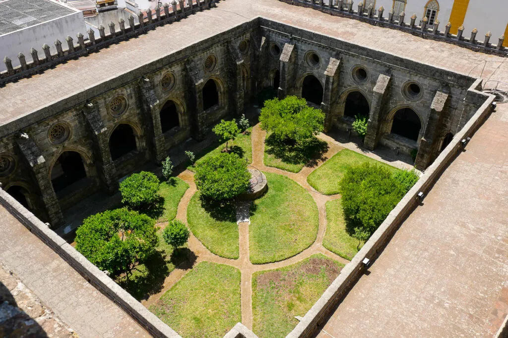 Cathédrale d'Évora Portugal cloitre
